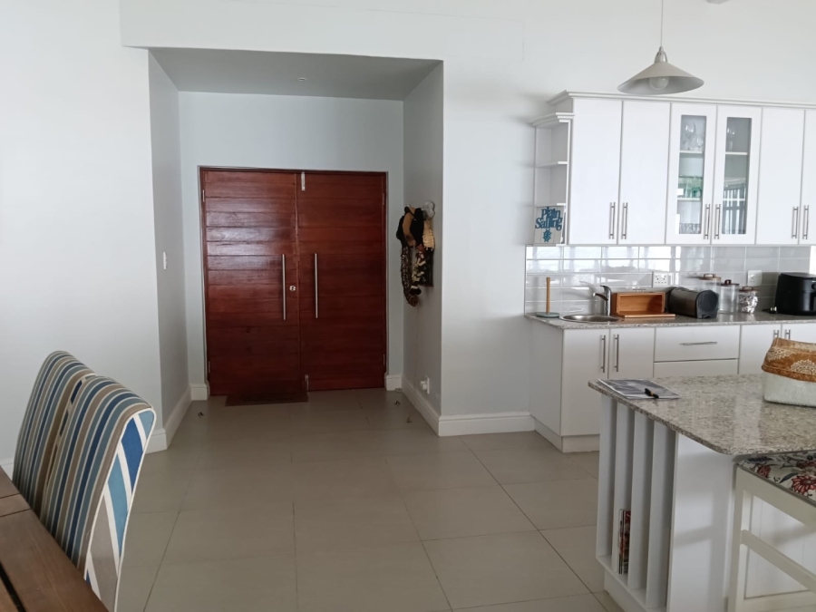 6 Bedroom Property for Sale in Wavecrest Eastern Cape